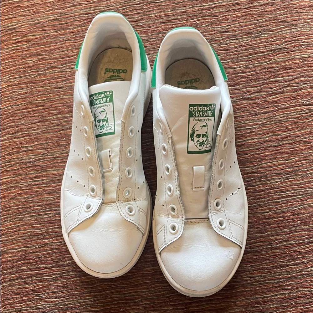 Adidas Boys White And Green Stan Smith Sneakers. Good Condition. Size 4.